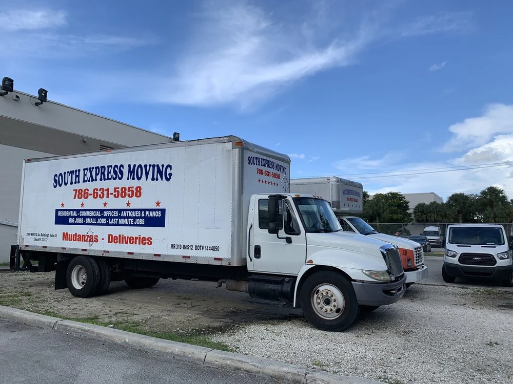 Camión real de South Express Moving en Miami